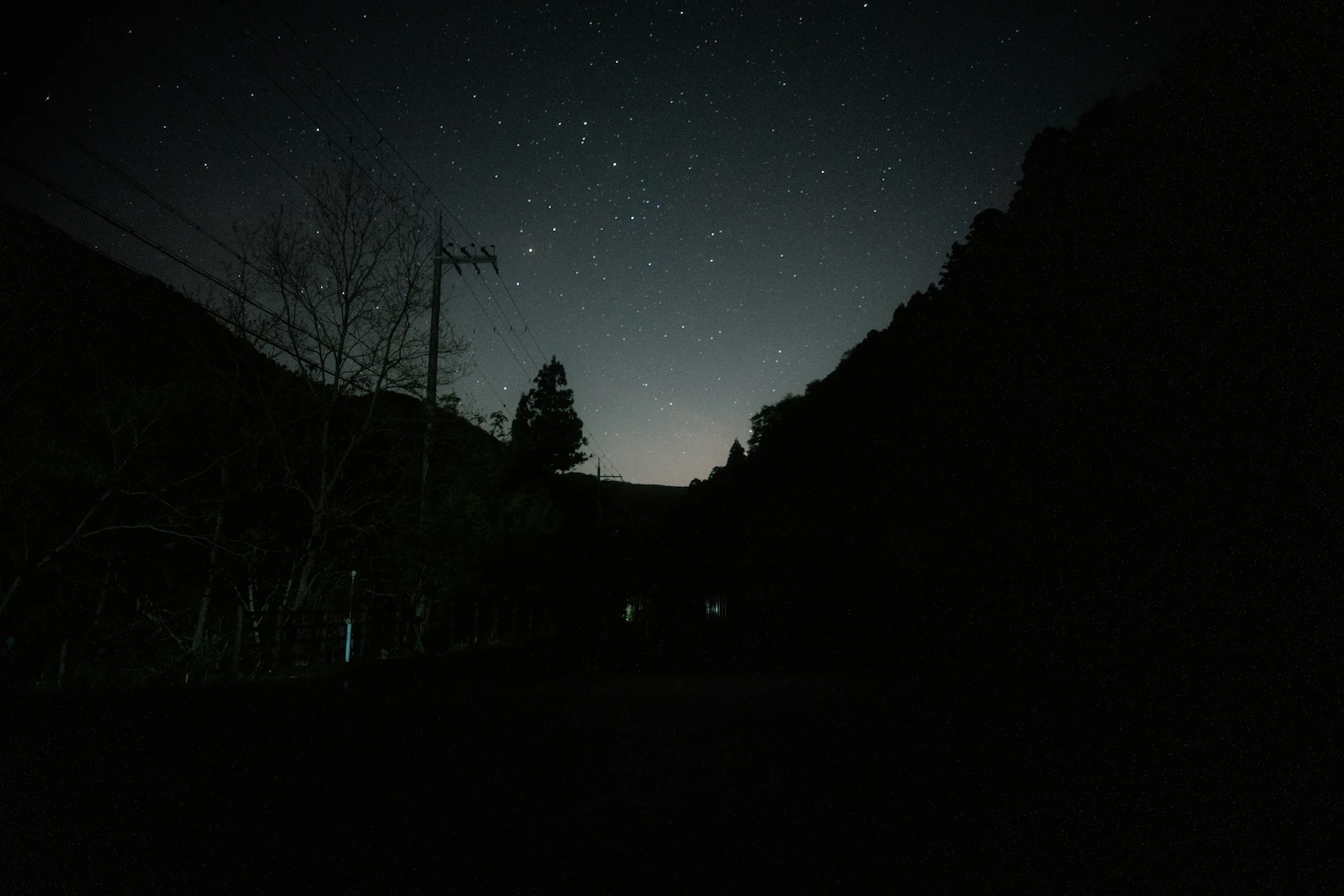 満天の星がひろがる夜の空